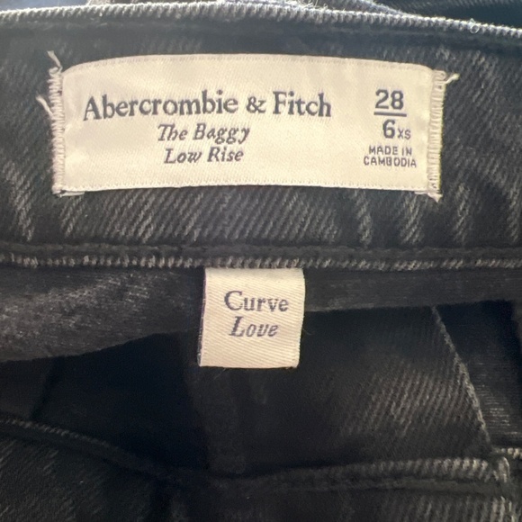 NWOT Abercrombie & Finch Curve Love Low Rise Baggy jeans - Picture 3 of 3